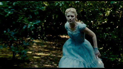 Mia-Wasikowska-Running-Alice-in-Wonderland
